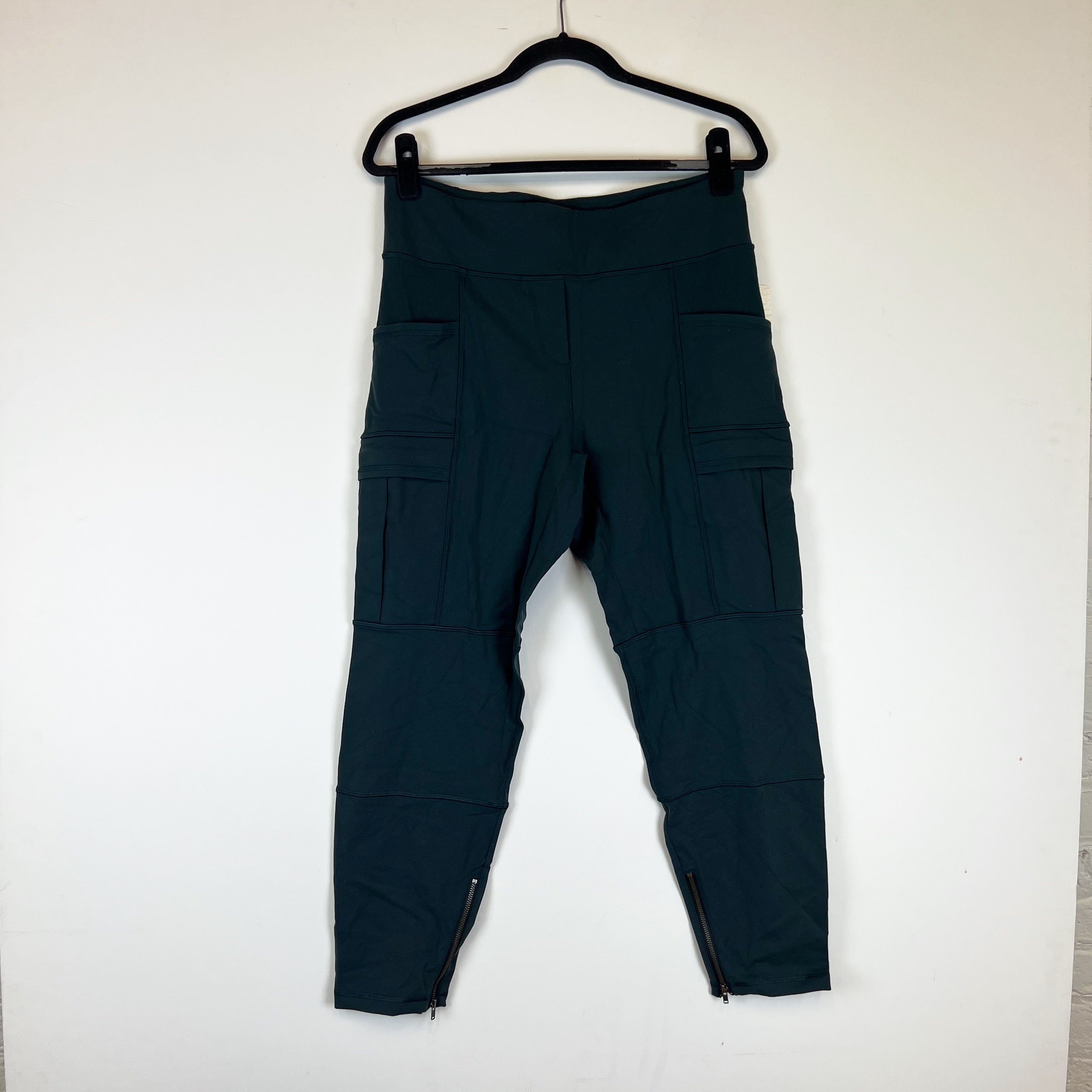 NEW Lululemon Women's Om &amp; Roam Untight Tight Leggings Pants Fuel Green 10