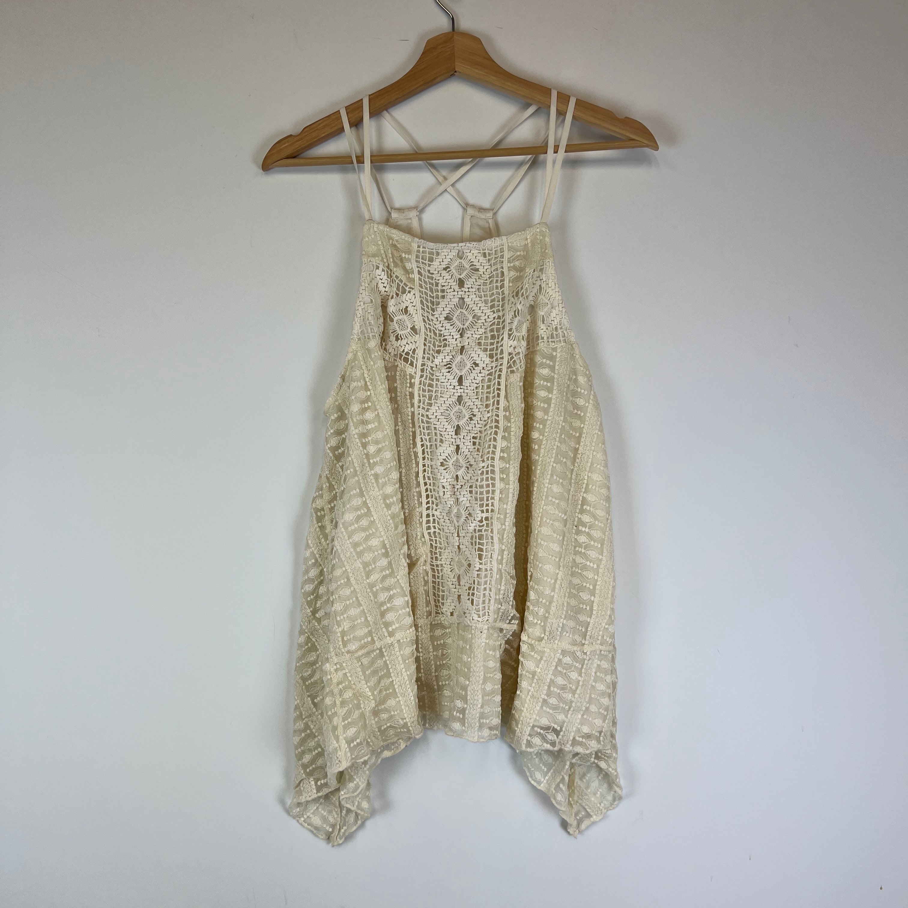 NEW Alice And Olivia Ravenna Lace Crochet High Neck Asymmetrical Hem Tank Top L