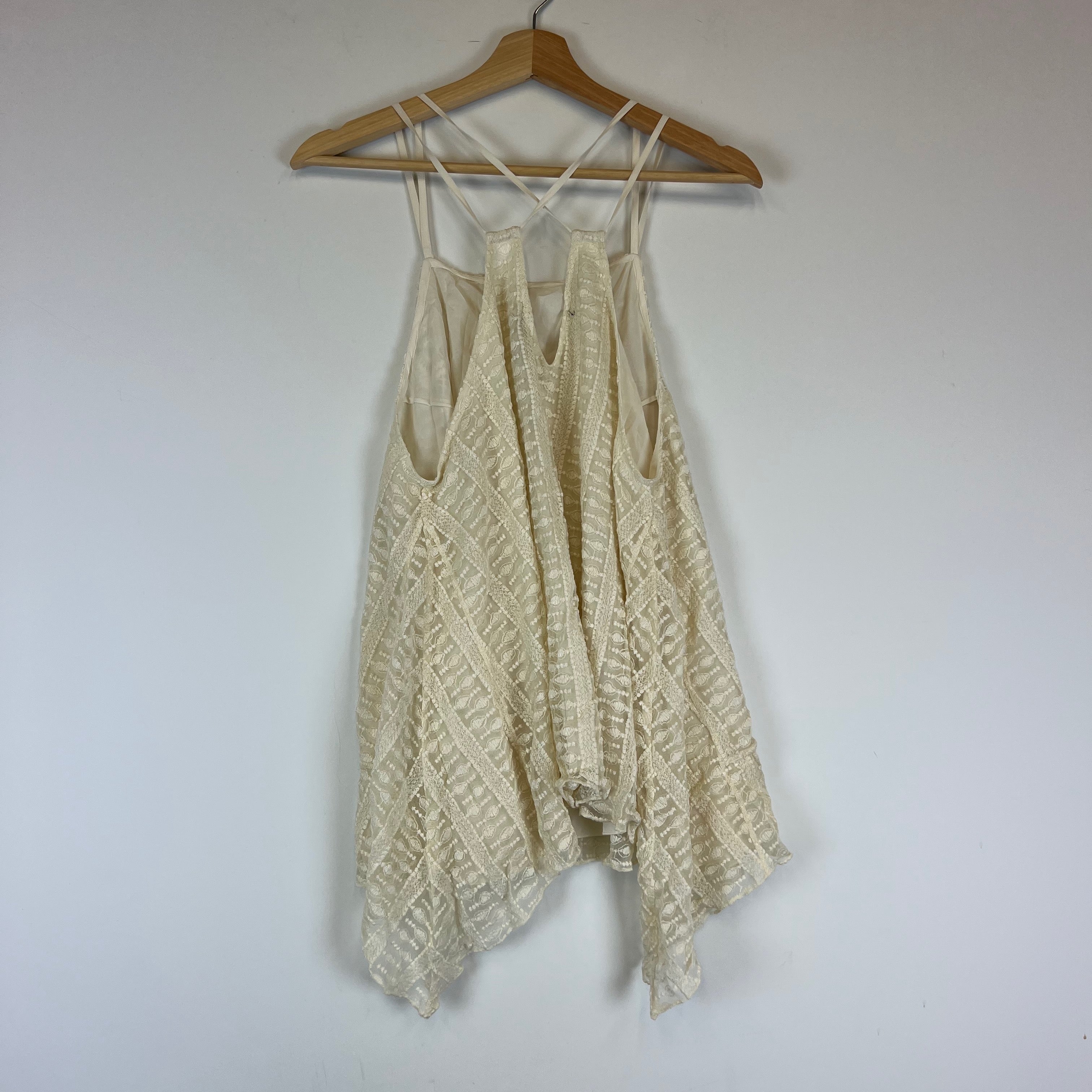 NEW Alice And Olivia Ravenna Lace Crochet High Neck Asymmetrical Hem Tank Top L