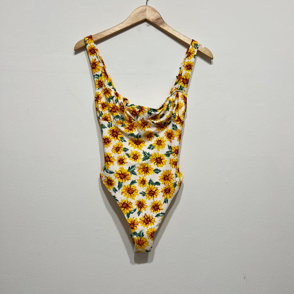 NEW We Wore What Ruched Cup Sunflower Floral Print One Piece Bathing Swimsuit S