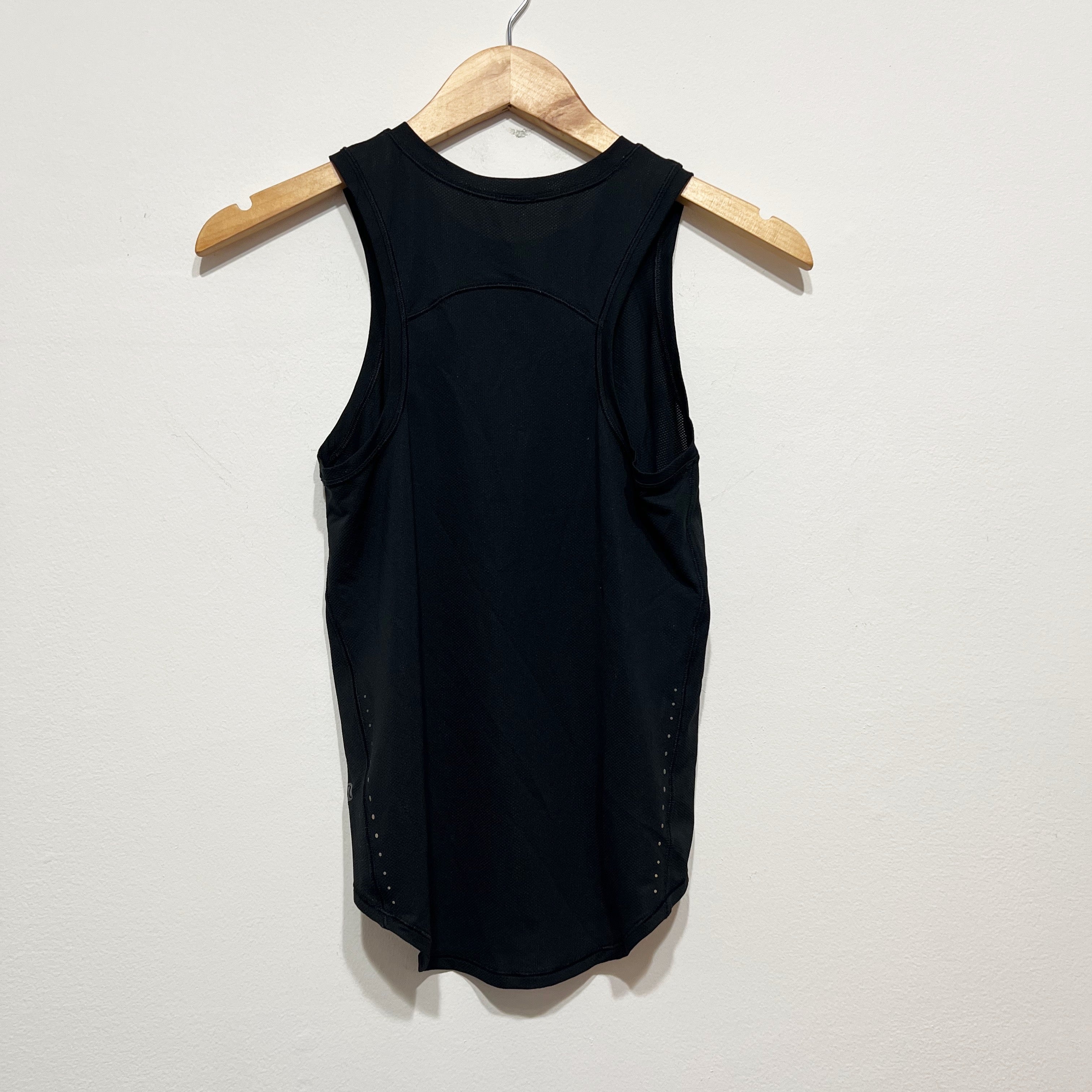 Lululemon Women's Crew Neck Sleeveless Lightweight Reflective Tank Top Black S