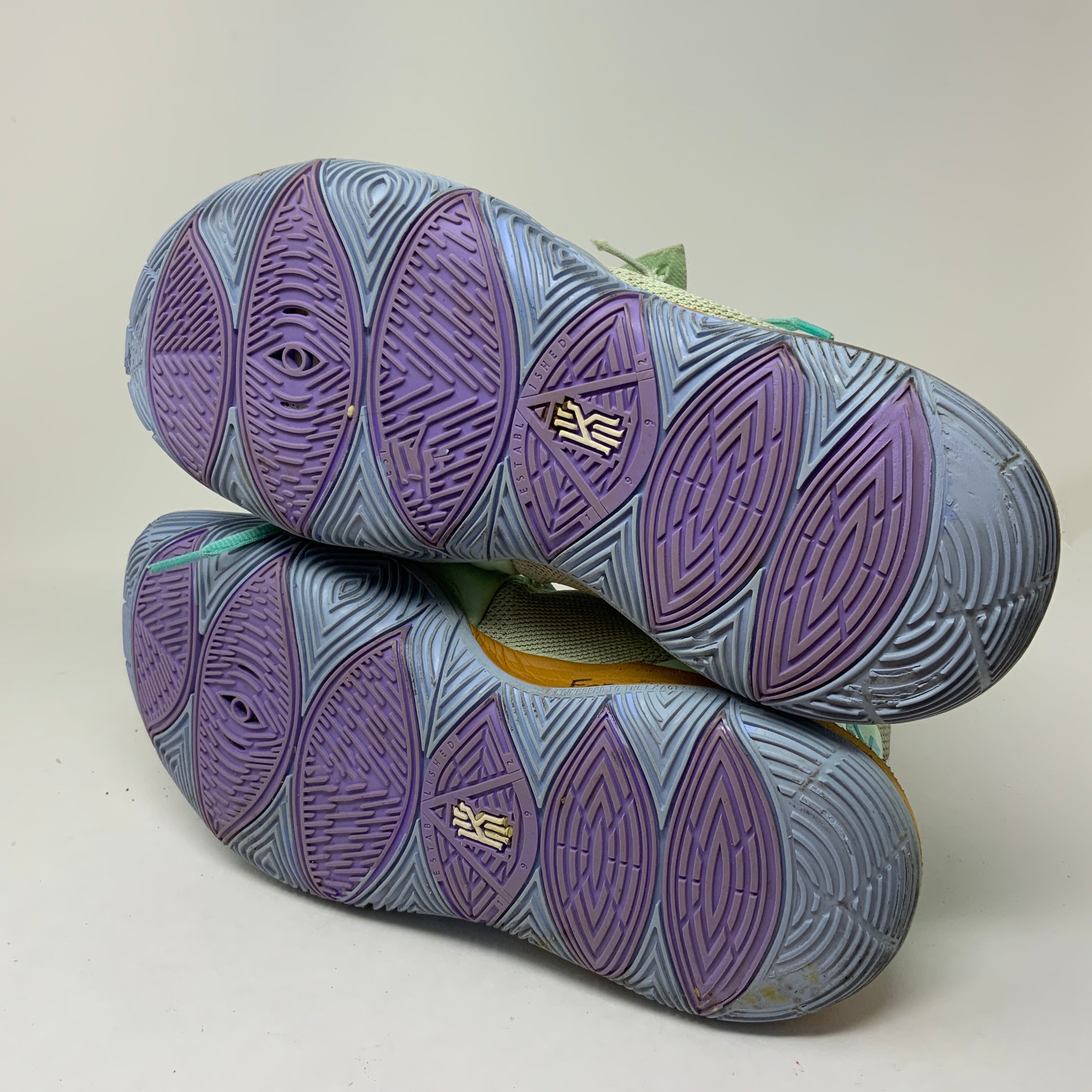 Nike Kyrie 5 Irving Spongebob Squarepants Squidward Collectible Sneakers Shoes