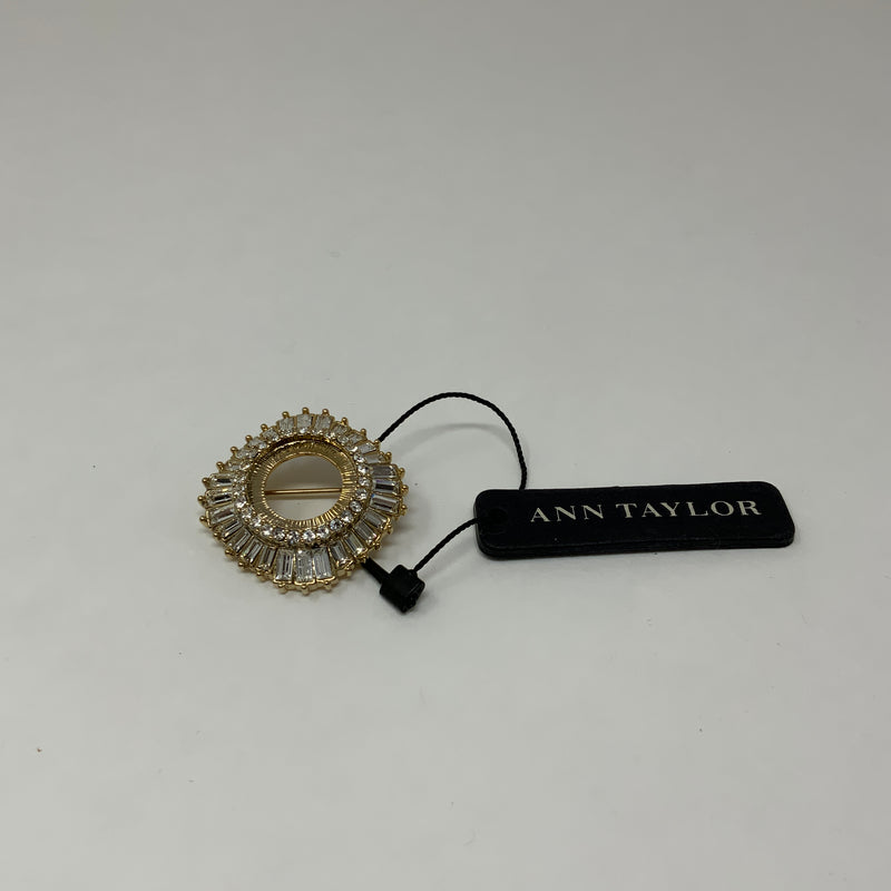 NEW Ann Taylor Crystal Jewel Diamond Circular Circle Wreath Brooch Pin Gold
